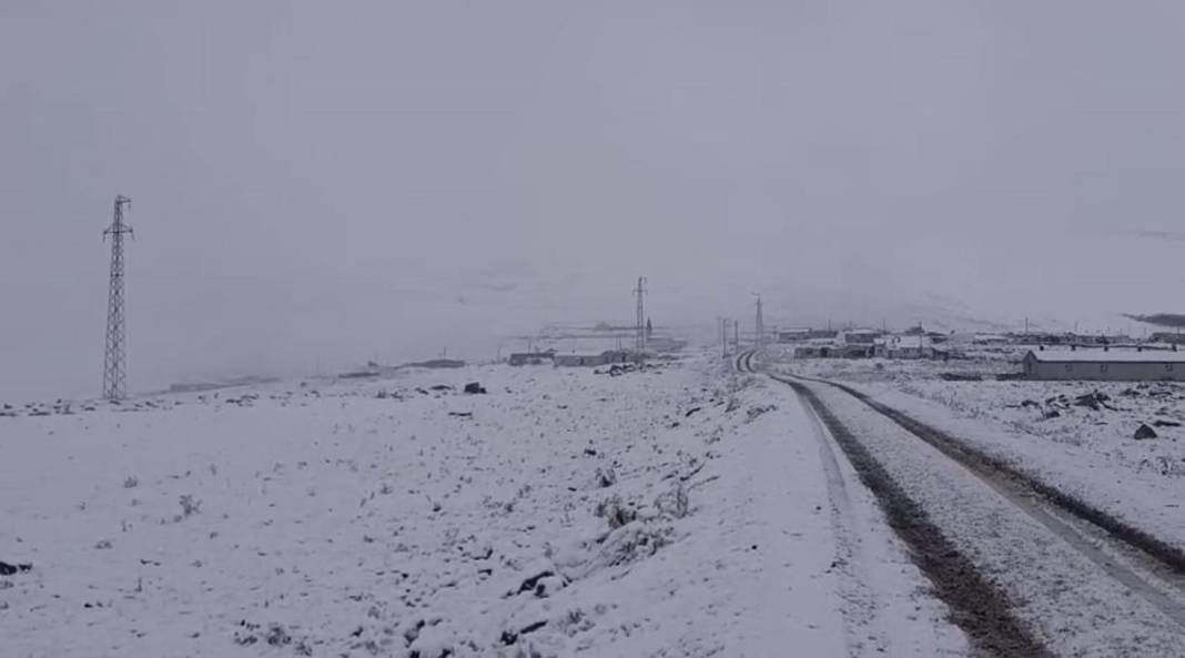 3 ilimiz beyaz örtüyle kaplandı! Kar kalınlığı 26 santimetre 14